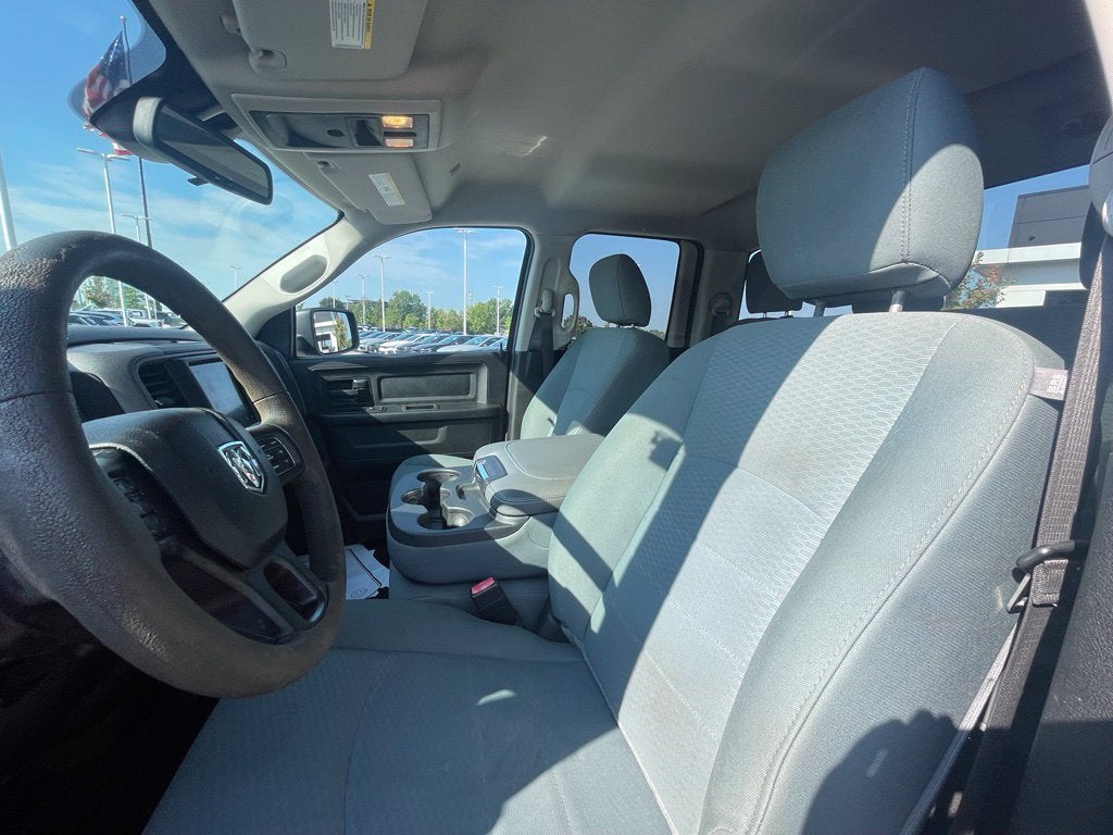 2019 RAM 1500 Classic Tradesman - IT'S GOT A HEMI!!! / 1-OWNER