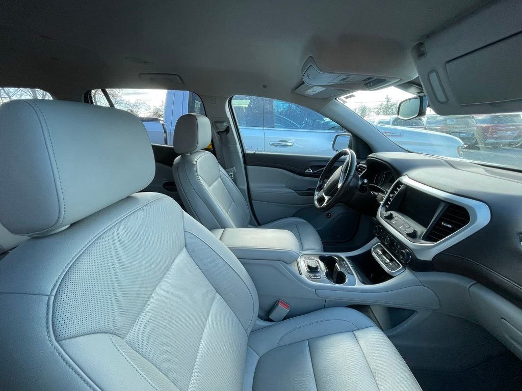 2020 GMC Acadia SLT - ONE OWNER / 7 PASSENGER