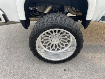 2022 GMC Sierra 2500HD Denali - 8" LIFT/ SUNDOWN AUDIO / CUSTOM HITCH