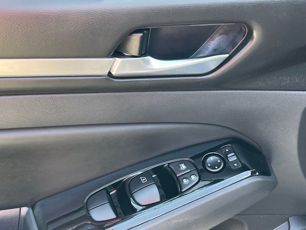 2024 Nissan Altima 2.5 SR - MOONROOF / BLIND SPOT MONITOR