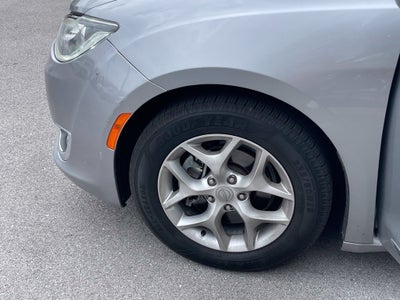2020 Chrysler Pacifica Limited - POWER MOONROOF / VENTILATED SEATS
