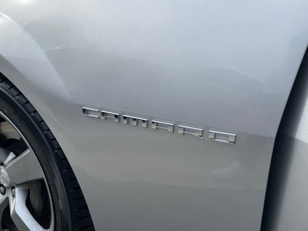 2011 Chevrolet Camaro SS 2SS - LOW MILEAGE / SUNROOF