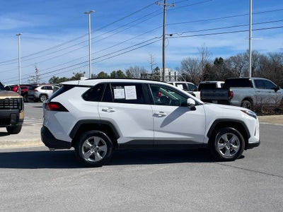 2024 Toyota RAV4 XLE - WIRELESS CARPLAY / BLIND SPOT MONITOR