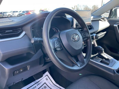 2024 Toyota RAV4 XLE - WIRELESS CARPLAY / BLIND SPOT MONITOR