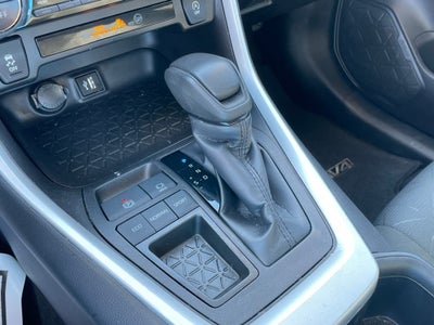 2024 Toyota RAV4 XLE - BLIND SPOT MONITOR / 7 INCH DISPLAY