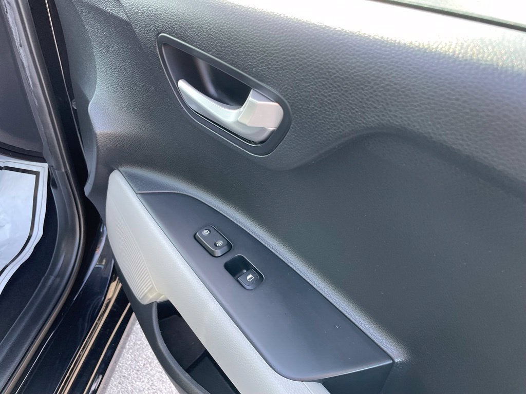 2023 Kia Rio S - 41 MPG / 1-OWNER / CLEAN CARFAX