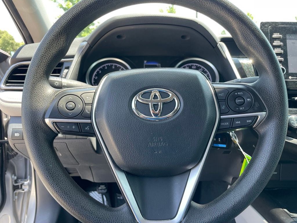 2022 Toyota Camry LE - APPLE CARPLAY / 8 WAY POWER DRIVER SEAT