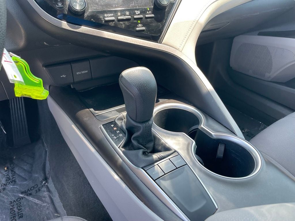 2022 Toyota Camry LE - APPLE CARPLAY / 8 WAY POWER DRIVER SEAT