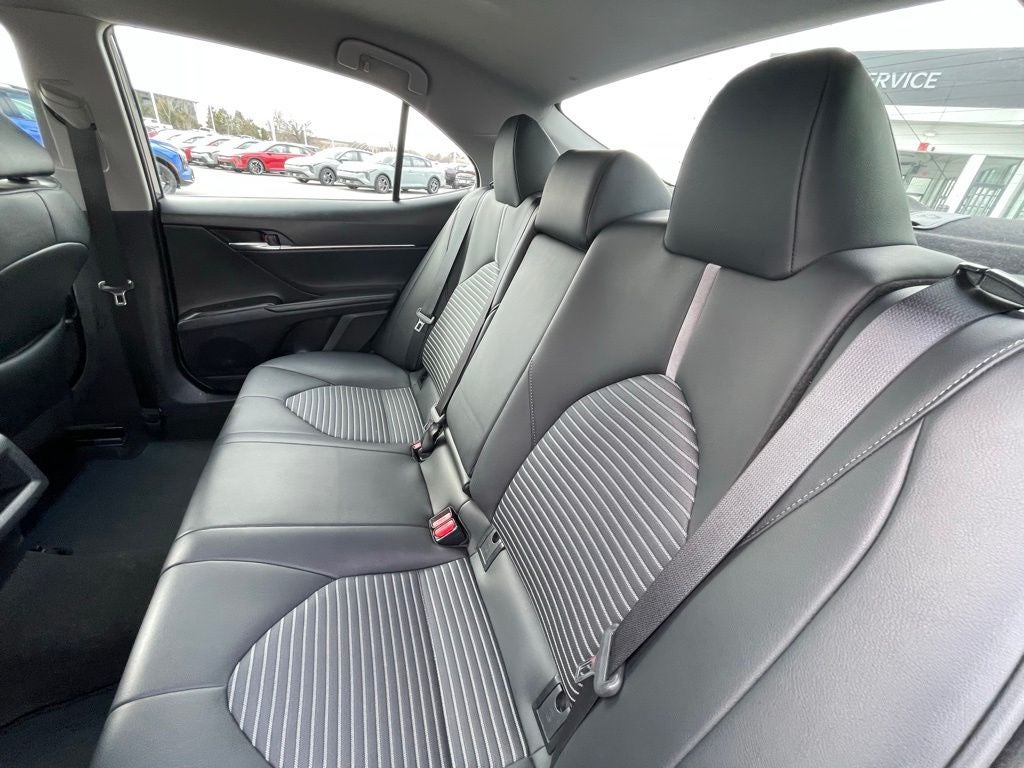 2024 Toyota Camry SE - 40 MPG / APPLE CARPLAY