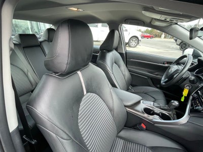 2024 Toyota Camry SE - 40 MPG / APPLE CARPLAY