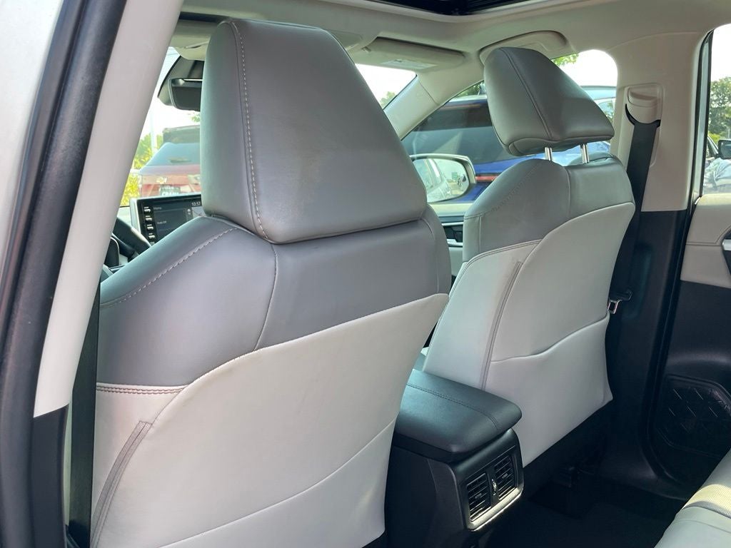 2020 Toyota RAV4 Hybrid Limited - 1 OWNER / POWER MOONROOF