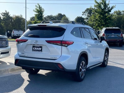 2022 Toyota Highlander XLE - POWER MOONROOF / APPLE CARPLY