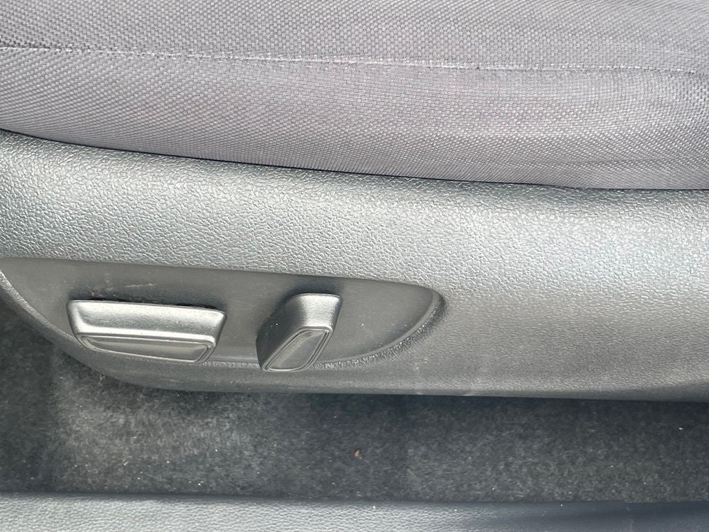 2024 Toyota Highlander LE - 3RD ROW / POWER LIFTGATE