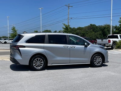 2025 Toyota Sienna LE 8 Passenger - 36 MPG / WIRELESS CARPLAY