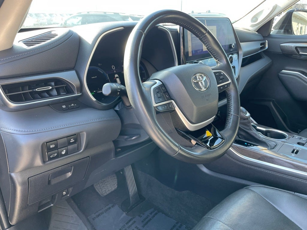 2023 Toyota Highlander Hybrid Limited - MOONROOF / VENTILATED SEATS