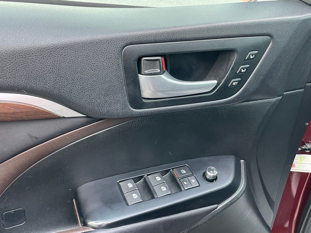 2016 Toyota Highlander Limited - VENTILATED SEATS / POWER LIFTGATE