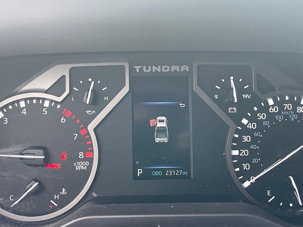 2025 Toyota Tundra SR - ADAPTIVE CRUISE CONTROL / WIRELESS CARPLAY