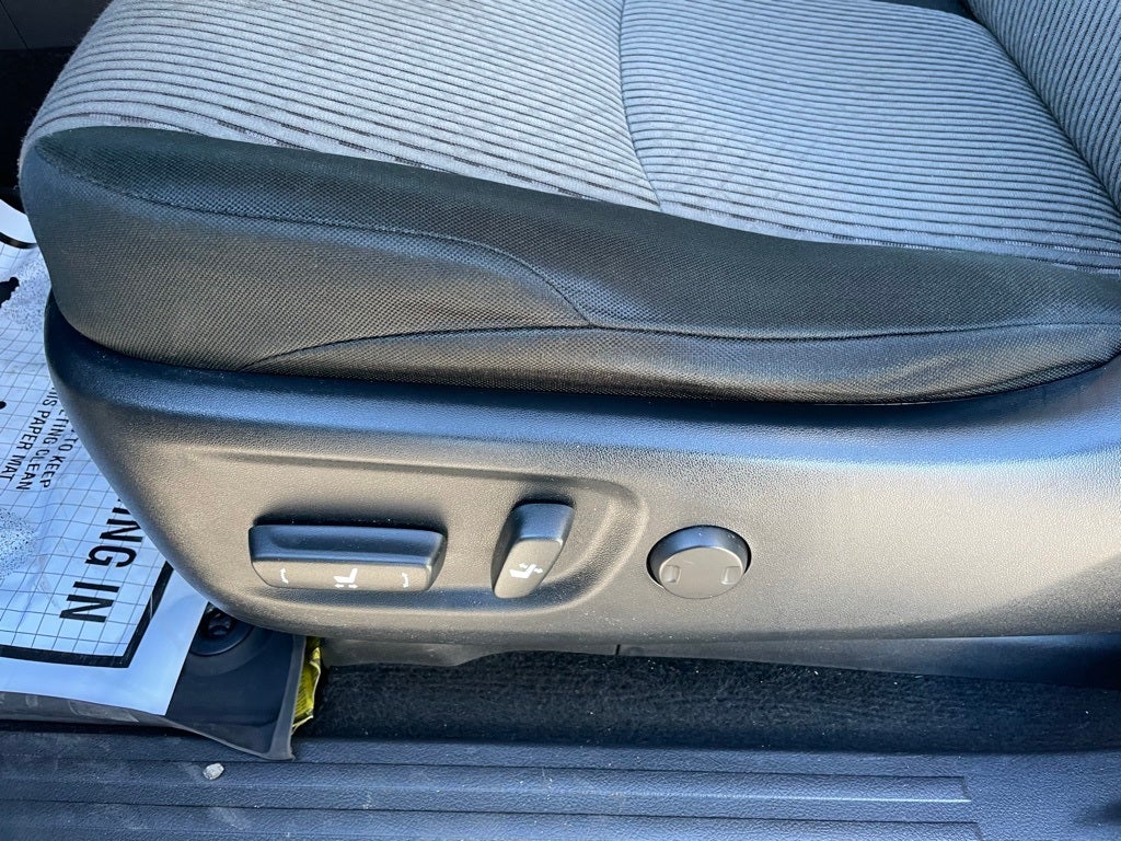 2018 Toyota 4Runner SR5 - CLEAN CARFAX / 4WD