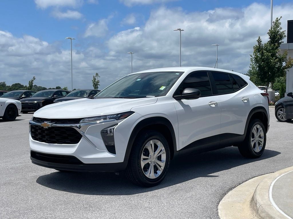 2025 Chevrolet Trax LS