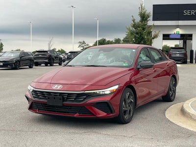 2025 Hyundai Elantra SEL Sport - 39 MPG / APPLE CARPLAY