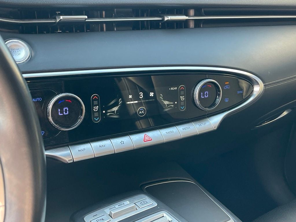 2022 Genesis GV70 2.5T - PANORAMIC SUNROOF / VENTILATED SEATS