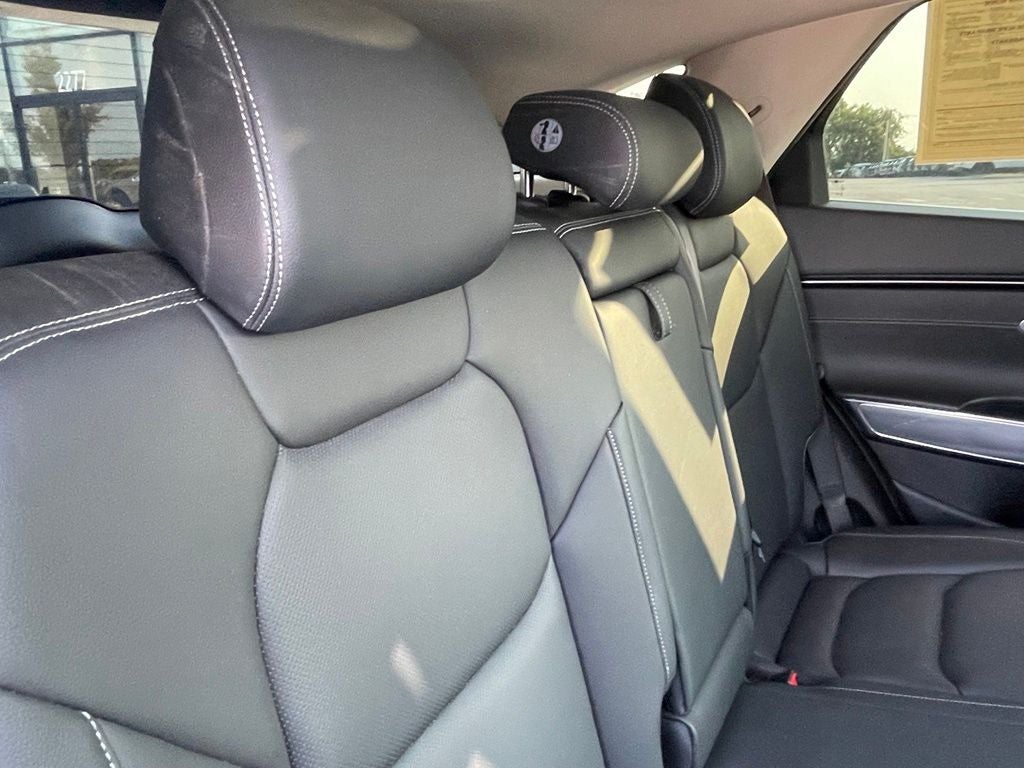 2022 Genesis GV70 2.5T - PANORAMIC SUNROOF / VENTILATED SEATS