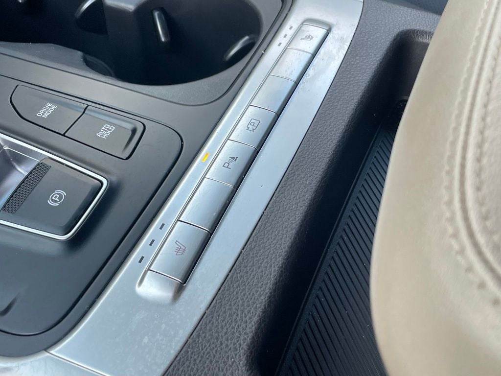 2026 Kia Carnival Hybrid LXS - KIA CERTIFIED / APPLE CARPLAY