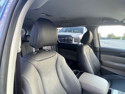 2026 Kia Carnival Hybrid LXS - KIA CERTIFIED / APPLE CARPLAY