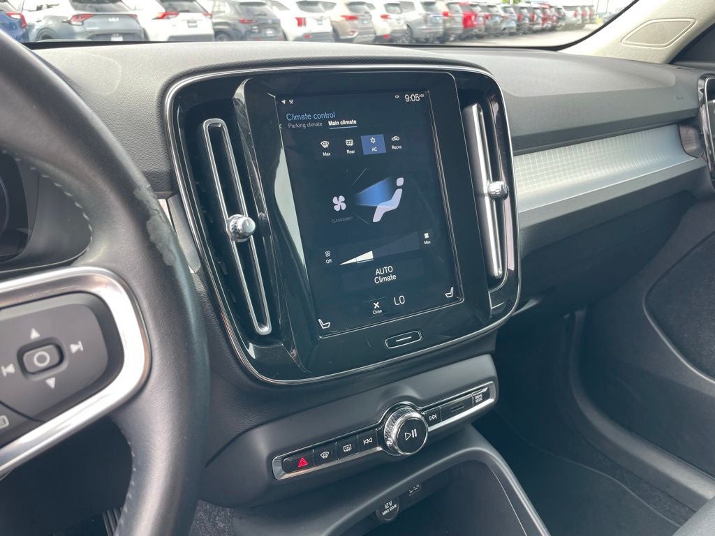 2020 Volvo XC40 Momentum - POWER TAILGATE / MEMORY SEATS