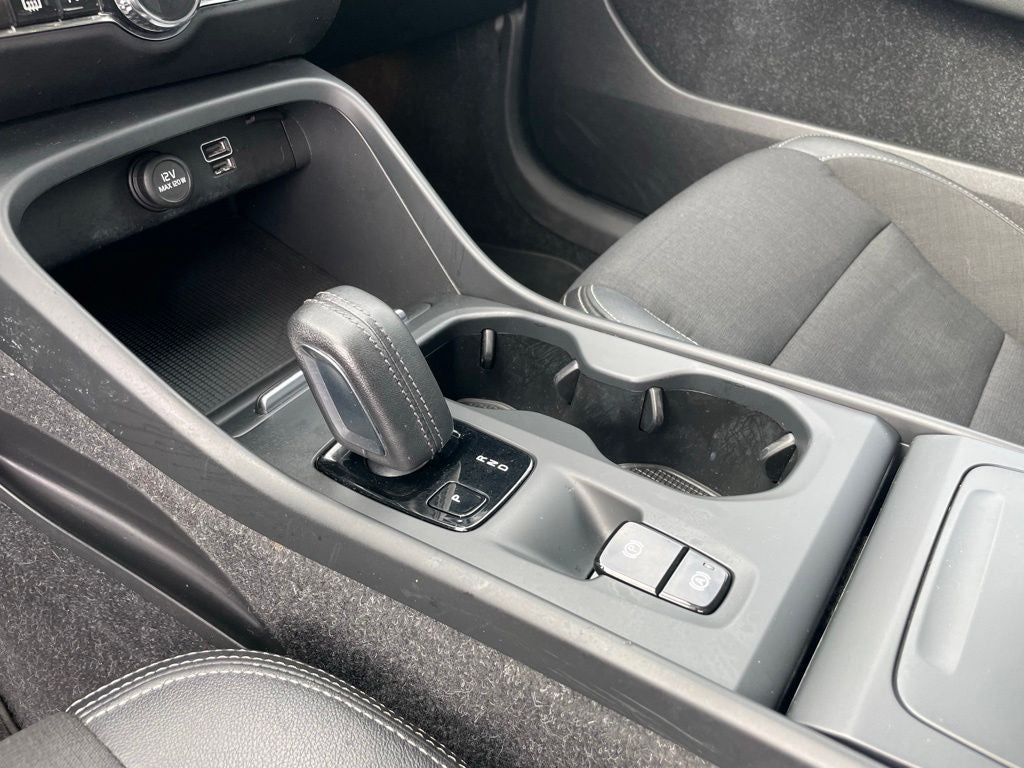 2020 Volvo XC40 Momentum - POWER TAILGATE / MEMORY SEATS