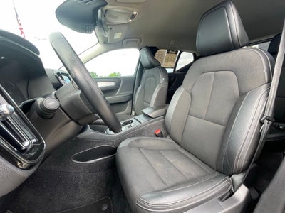 2020 Volvo XC40 Momentum - POWER TAILGATE / MEMORY SEATS