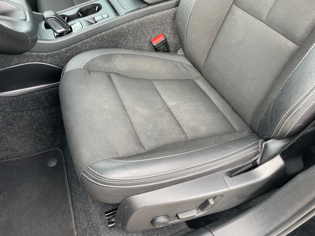 2020 Volvo XC40 Momentum - POWER TAILGATE / MEMORY SEATS