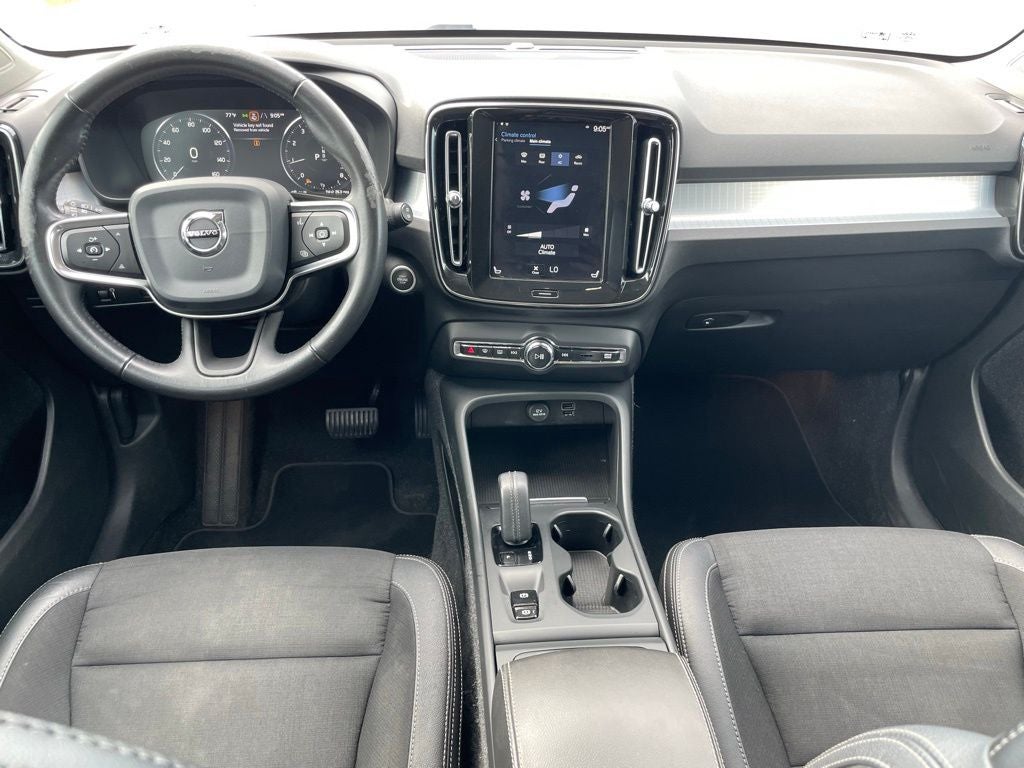 2020 Volvo XC40 Momentum - POWER TAILGATE / MEMORY SEATS