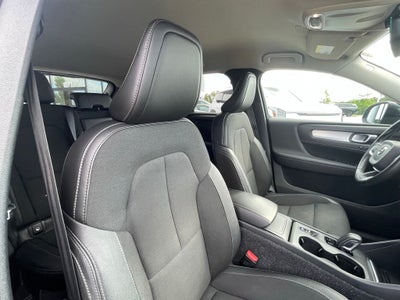 2020 Volvo XC40 Momentum - POWER TAILGATE / MEMORY SEATS