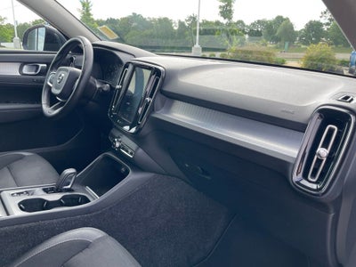 2020 Volvo XC40 Momentum - POWER TAILGATE / MEMORY SEATS