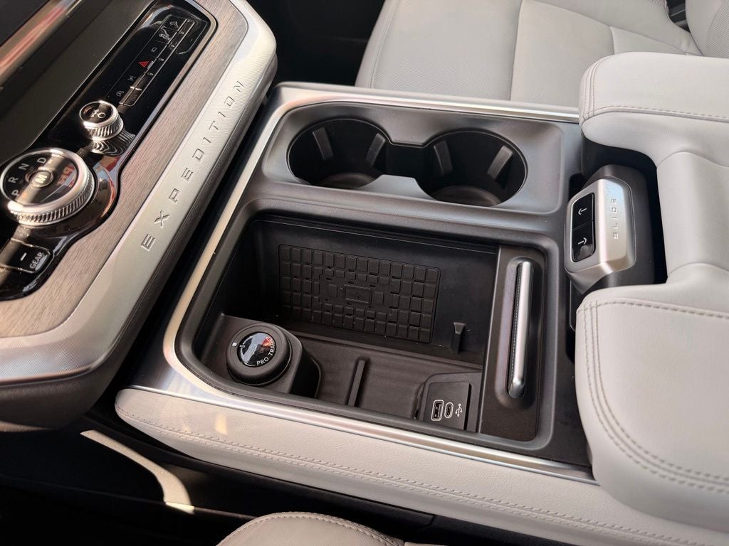 2025 Ford Expedition Platinum CARFAX 1-OWNER