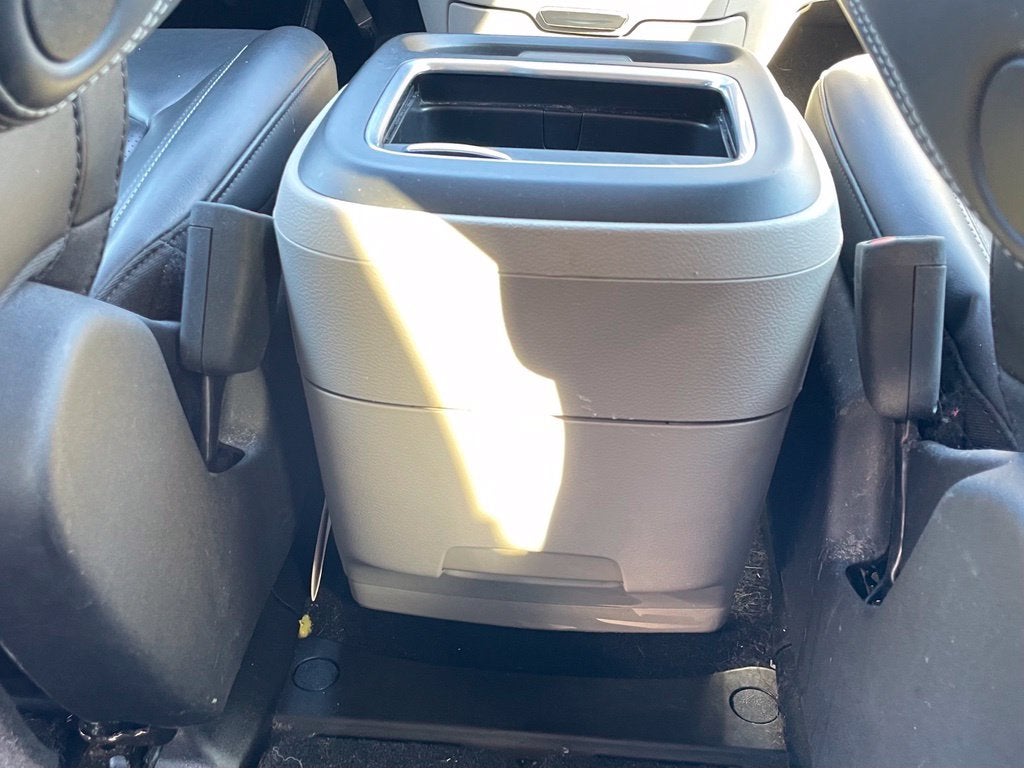 2023 Chrysler Pacifica Touring L Clean CarFax, One Owner, Third Row Seating