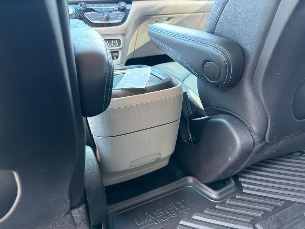 2021 Chrysler Pacifica Touring L CLEAN CARFAX 1-OWNER