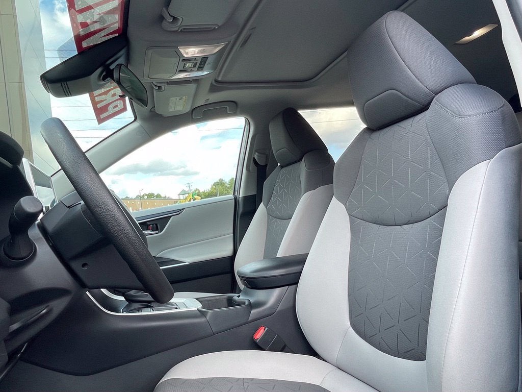 2025 Toyota RAV4 XLE One Owner, Low Miles