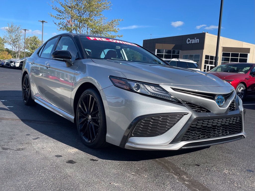 2021 Toyota Camry Hybrid XSE Pano Roof, Leather