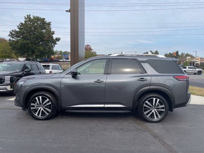 2025 Nissan Pathfinder Platinum Pano Roof, Leather, One Owner, Third Row