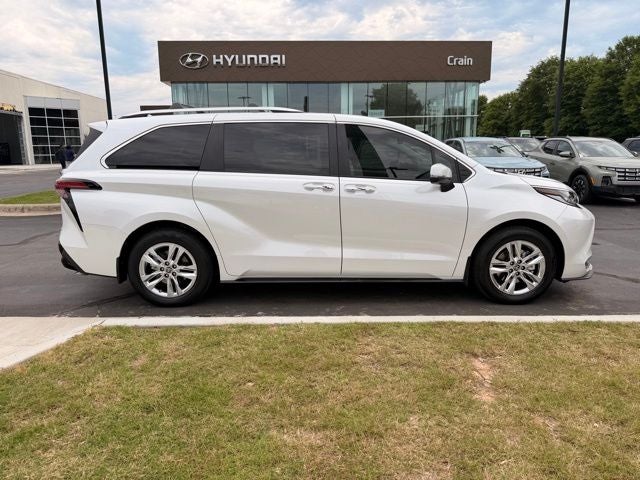 2023 Toyota Sienna Limited 7 Passenger