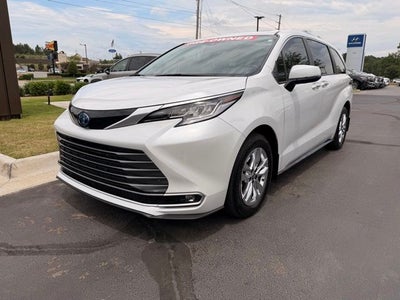 2023 Toyota Sienna Limited 7 Passenger