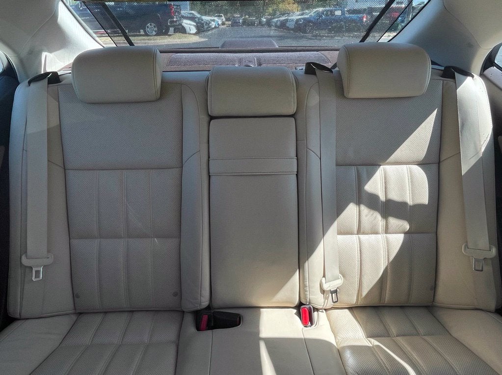 2016 Lexus ES 300h Luxury Pkg, Navi, Adaptive Cruise, Parking Sensors