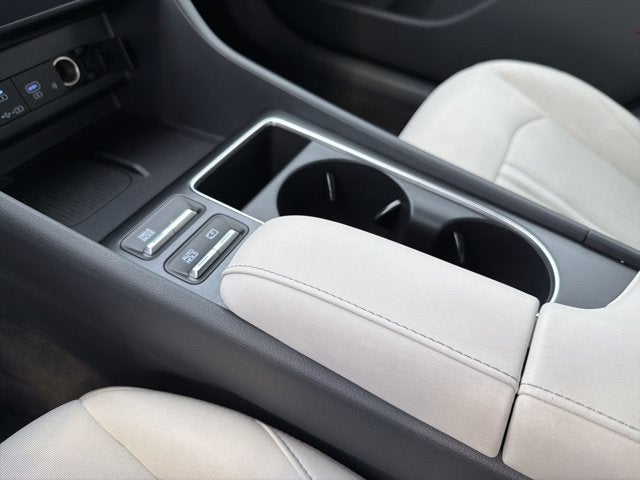 2025 Hyundai Sonata Hybrid SEL Low Miles, Clean CarFax