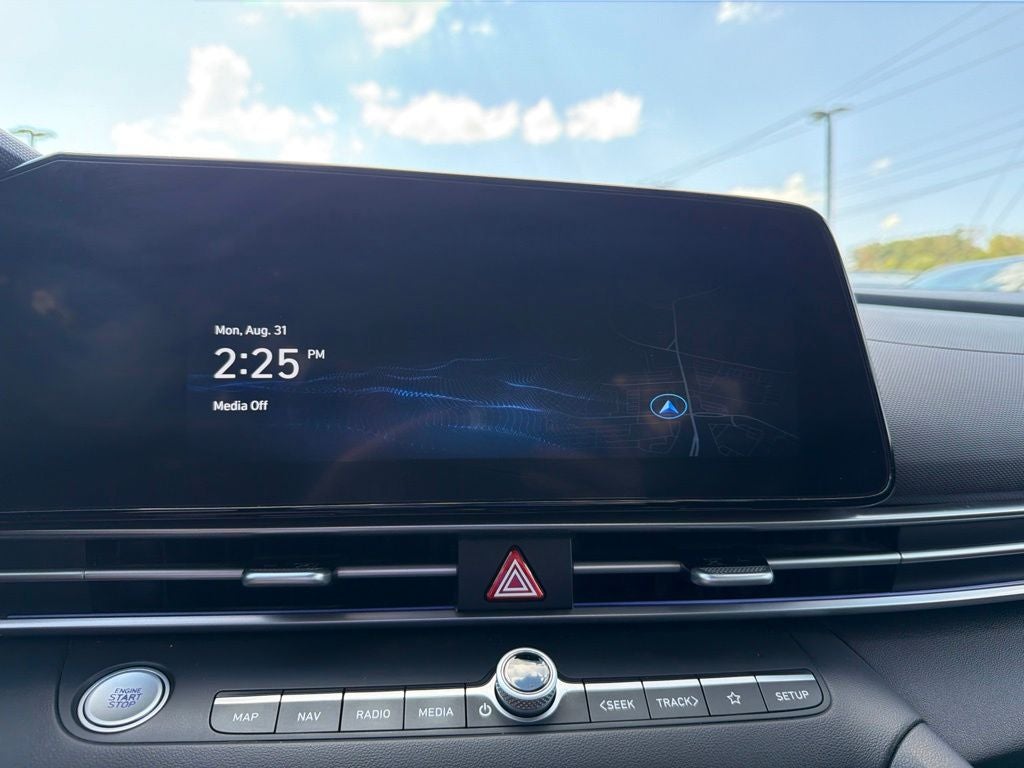 2025 Hyundai Elantra SEL Convenience CARFAX 1-Owner