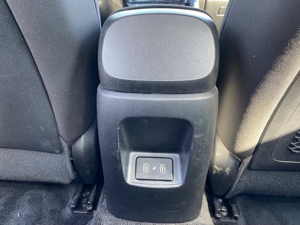 2025 Hyundai Elantra SEL Convenience Moonroof, One Owner