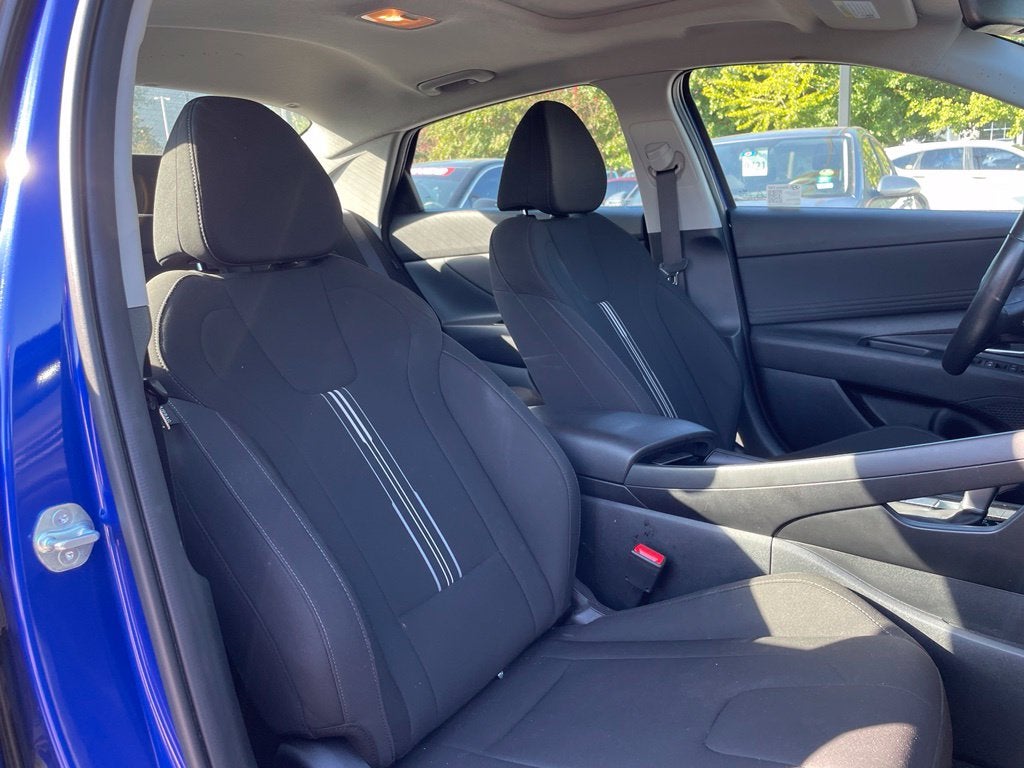 2025 Hyundai Elantra SEL Convenience Moonroof, One Owner