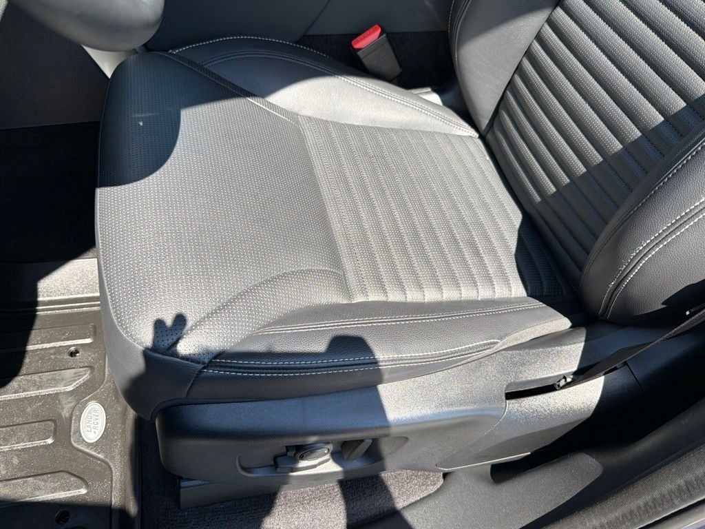 2025 Land Rover Discovery Dynamic SE CLEAN CARFAX 1-OWNER