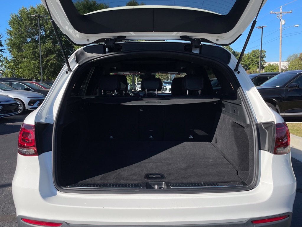 2020 Mercedes-Benz GLC GLC 300 Pano Roof, Leather, Low Miles, One Owner